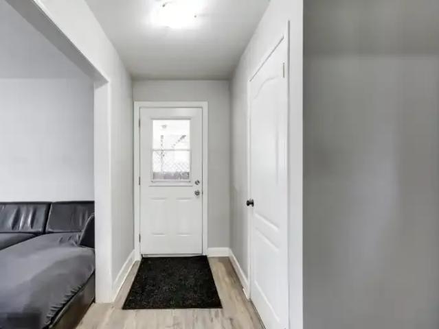 For Rent 3 Bedroom Apartment Barrie ON DS105654028