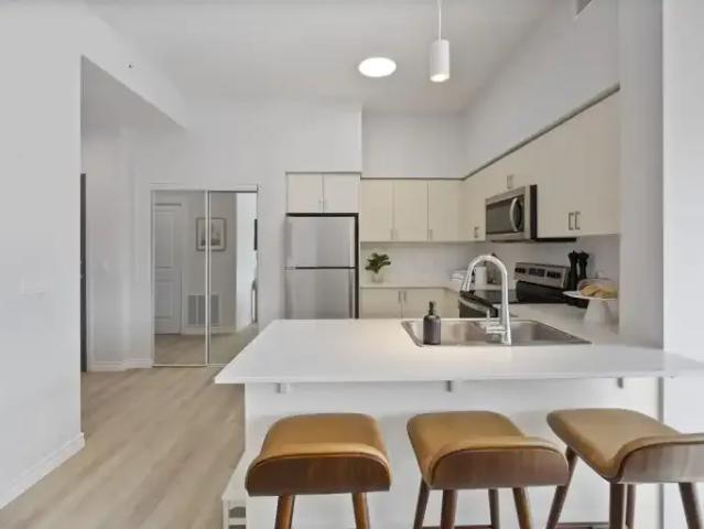 For Rent 3 Bedroom Apartment Barrie ON DS98259786
