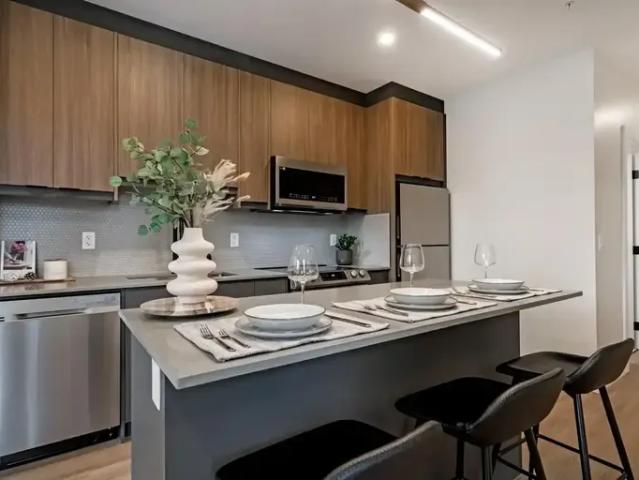 For Rent 3 Bedroom Apartment Calgary AB DS88179635