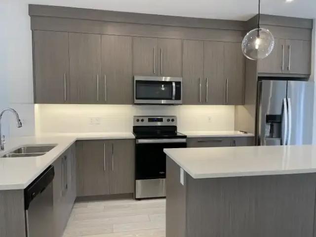 For Rent 3 Bedroom Apartment Calgary AB DS103611644