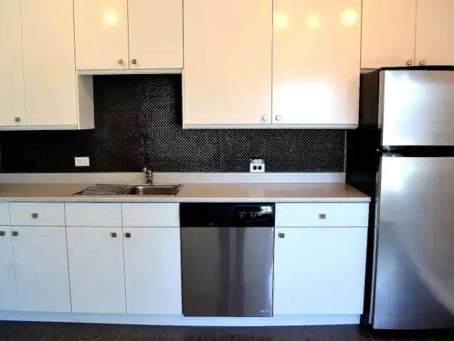 For Rent 3 Bedroom Apartment Calgary AB DS103611287