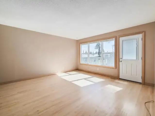 For Rent 3 Bedroom Apartment Calgary AB DS104434234