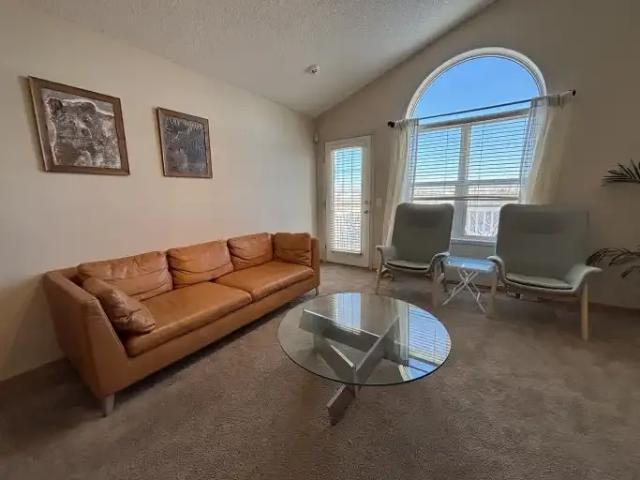 For Rent 3 Bedroom Apartment Calgary AB DS104434308