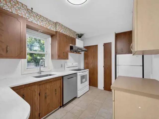 For Rent 3 Bedroom Apartment Calgary AB DS104471239