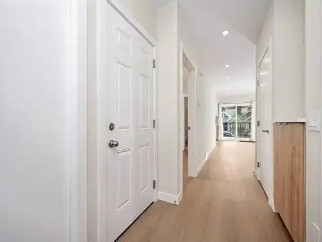 For Rent 3 Bedroom Apartment Calgary AB DS104506756