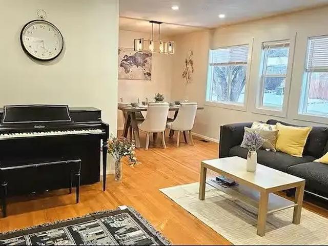 For Rent 3 Bedroom Apartment Calgary AB DS104638392
