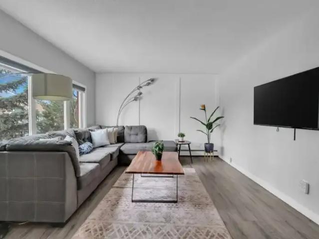 For Rent 3 Bedroom Apartment Calgary AB DS104888739
