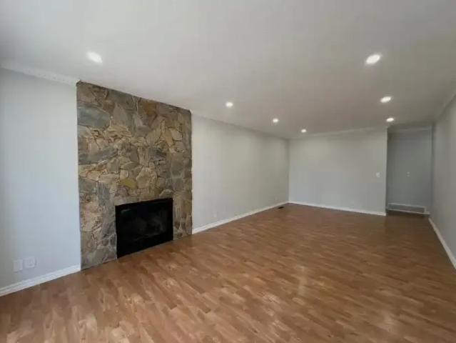 For Rent 3 Bedroom Apartment Calgary AB DS104940838