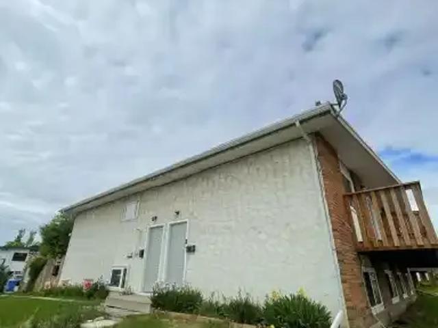For Rent 3 Bedroom Apartment Calgary AB DS104957422