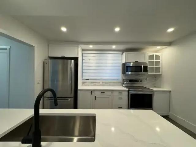 For Rent 3 Bedroom Apartment Calgary AB DS104957621