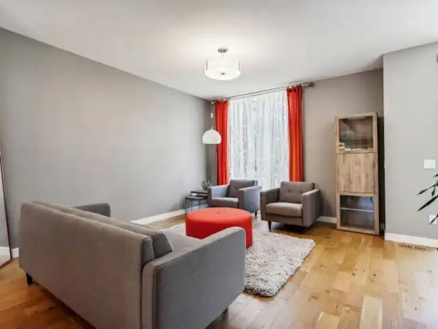For Rent 3 Bedroom Apartment Calgary AB DS104990984