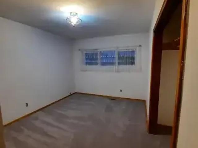 For Rent 3 Bedroom Apartment Calgary AB DS104991575