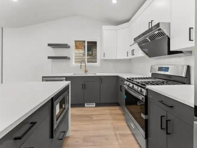 For Rent 3 Bedroom Apartment Calgary AB DS104181779