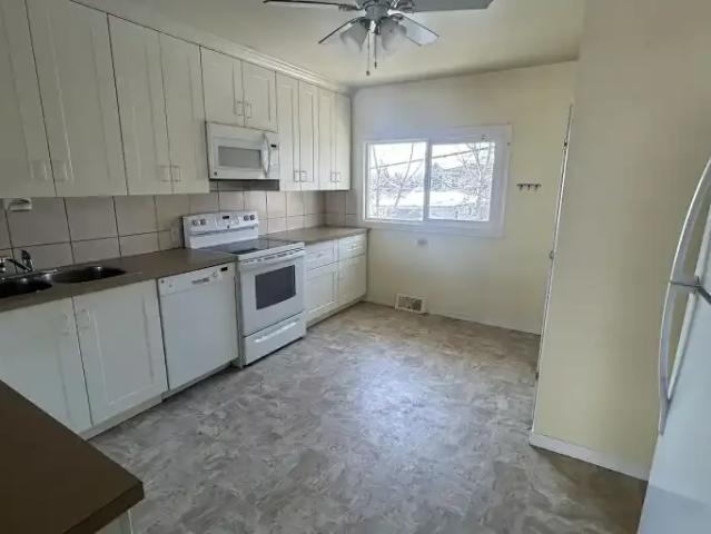 For Rent 3 Bedroom Apartment Calgary AB DS105467119