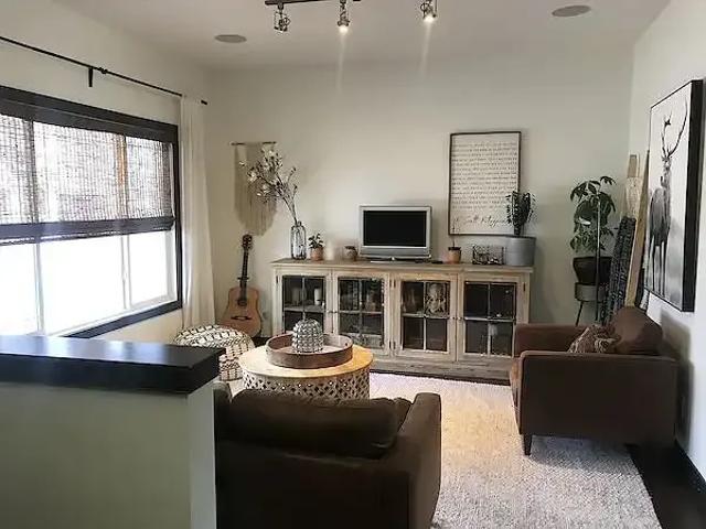 For Rent 3 Bedroom Apartment Calgary AB DS105467159
