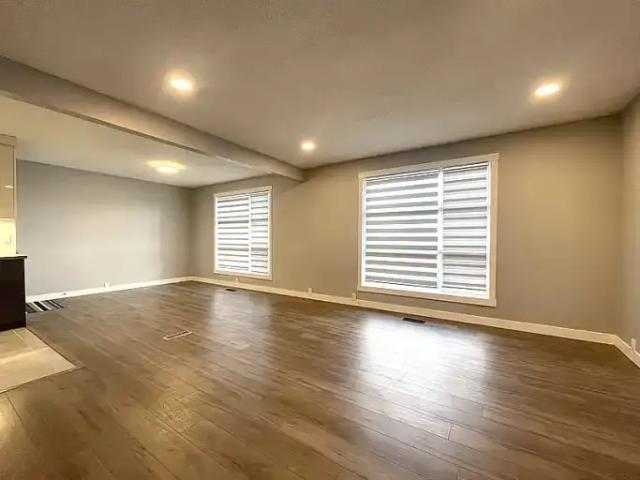 For Rent 3 Bedroom Apartment Calgary AB DS105505870