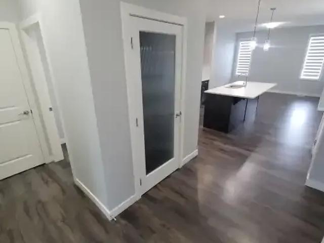 For Rent 3 Bedroom Apartment Calgary AB DS105623700