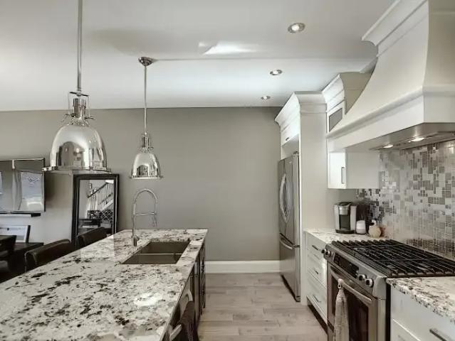 For Rent 3 Bedroom Apartment Calgary AB DS105654139