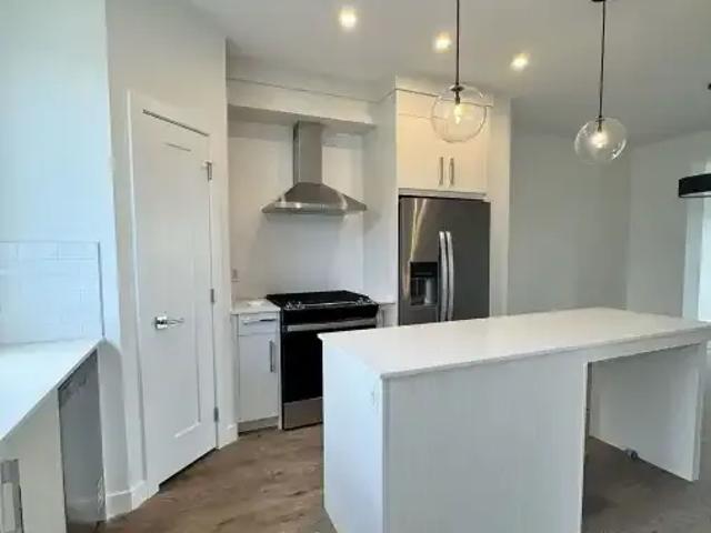 For Rent 3 Bedroom Apartment Calgary AB DS105087911