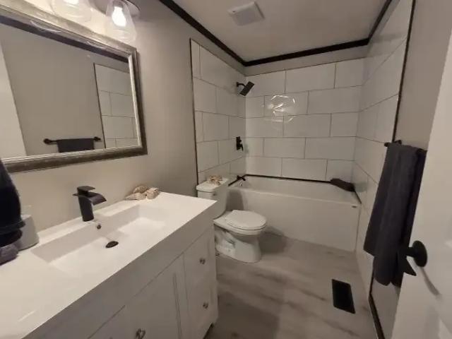 For Rent 3 Bedroom Apartment Calgary AB DS105100784