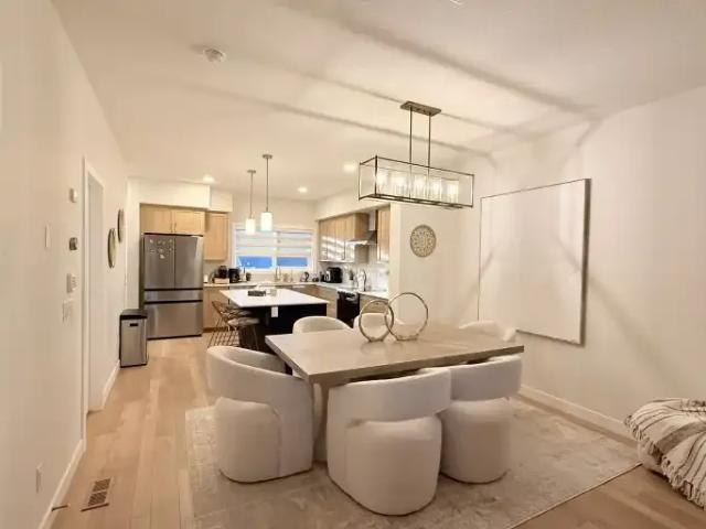 For Rent 3 Bedroom Apartment Calgary AB DS105110774