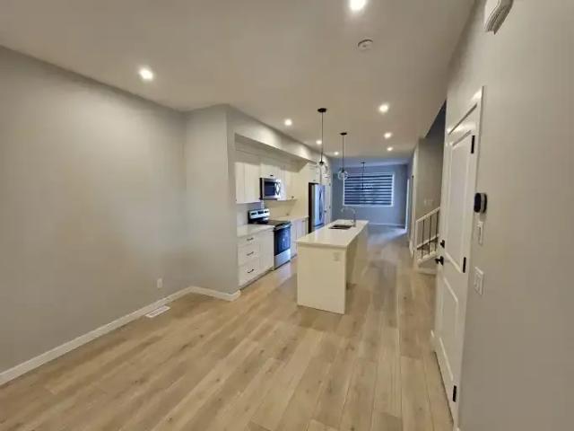For Rent 3 Bedroom Apartment Calgary AB DS105135607