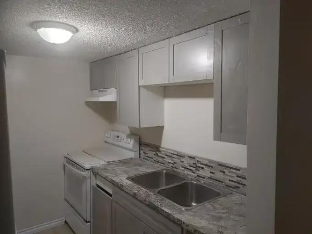 For Rent 3 Bedroom Apartment Calgary AB DS105167332