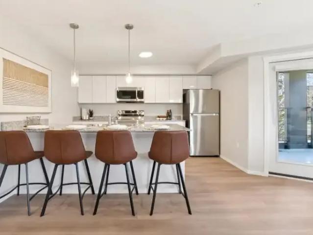 For Rent 3 Bedroom Apartment Calgary AB DS105185694