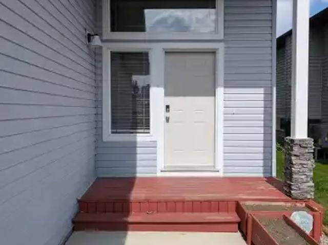 For Rent 3 Bedroom Apartment Carstairs AB DS104362794