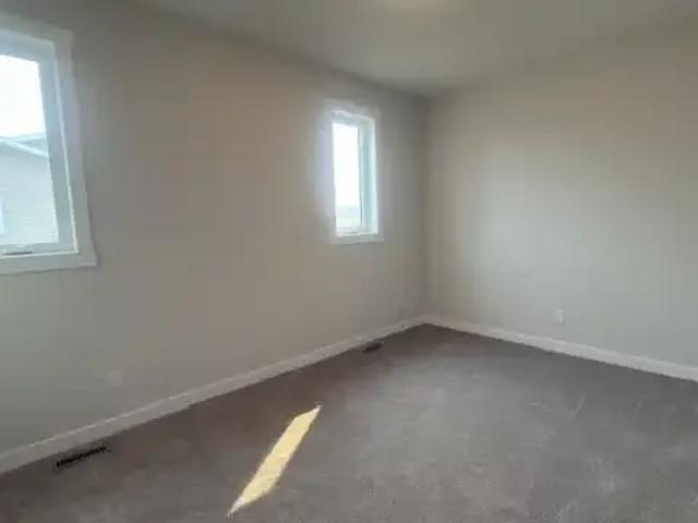 For Rent 3 Bedroom Apartment Carstairs AB DS106148482