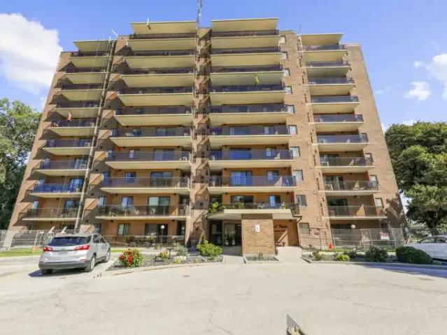 For Rent 3 Bedroom Apartment Chatham ON DS104400795