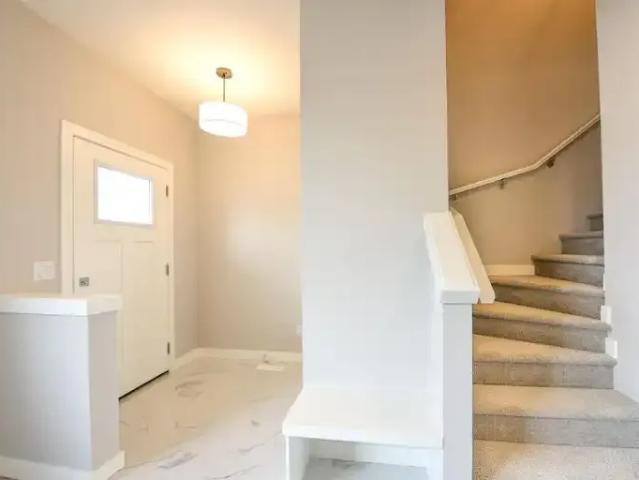 For Rent 3 Bedroom Apartment Chestermere AB DS104957320