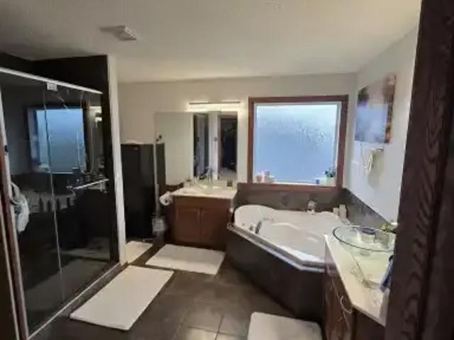 For Rent 3 Bedroom Apartment Chestermere AB DS104972781