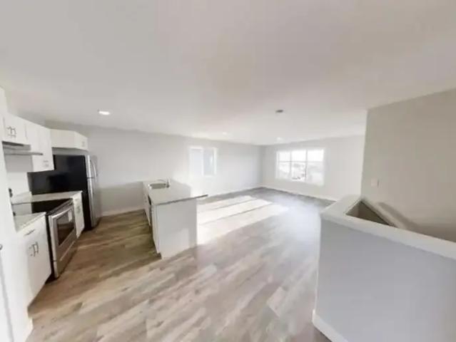 For Rent 3 Bedroom Apartment Clairmont AB DS105623824