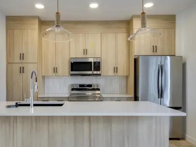 For Rent 3 Bedroom Apartment Cochrane AB DLS105269342
