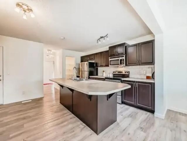 For Rent 3 Bedroom Apartment Cochrane AB DLS105623671