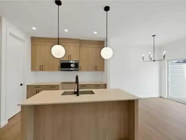 For Rent 3 Bedroom Apartment Cochrane AB DS105087874