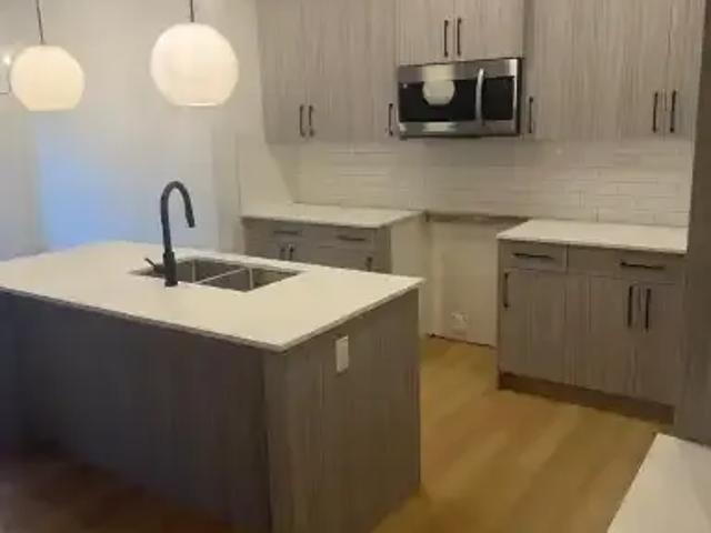For Rent 3 Bedroom Apartment Cochrane AB DS105087876