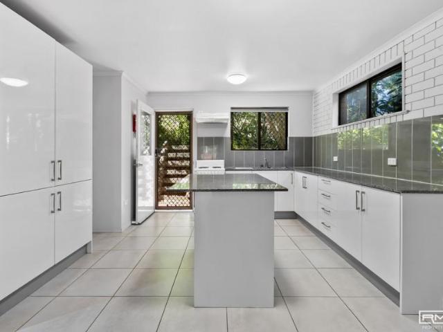 For Rent 3 Bedroom Apartment Cooee Bay QLD DS103414771