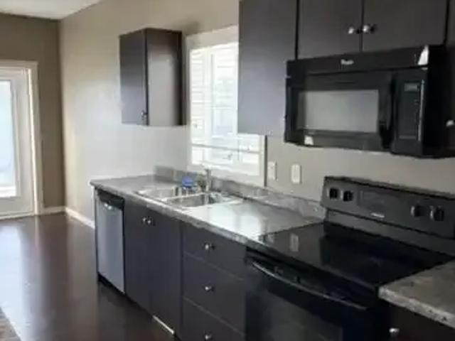 For Rent 3 Bedroom Apartment Cold Lake AB DS105087883
