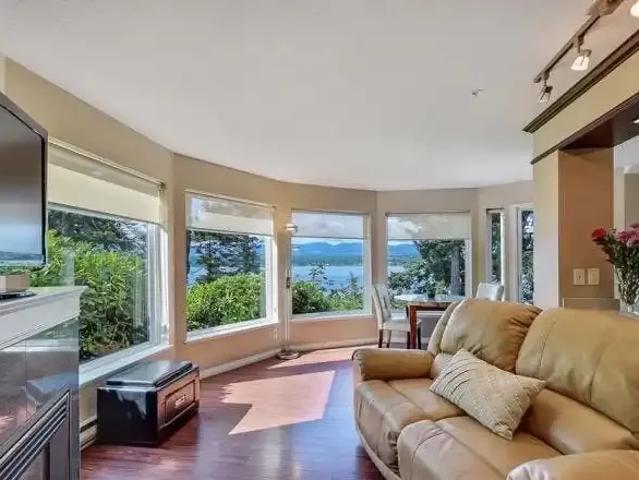 For Rent 3 Bedroom Apartment Comox BC DS105737777