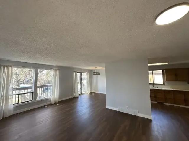 For Rent 3 Bedroom Apartment Edmonton AB DS104178735