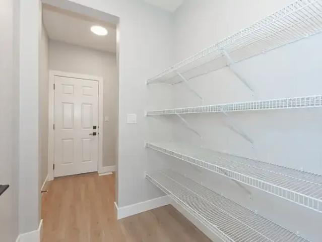 For Rent 3 Bedroom Apartment Edmonton AB DS104401638