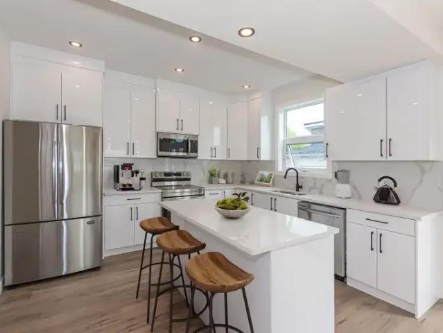For Rent 3 Bedroom Apartment Edmonton AB DS104401632
