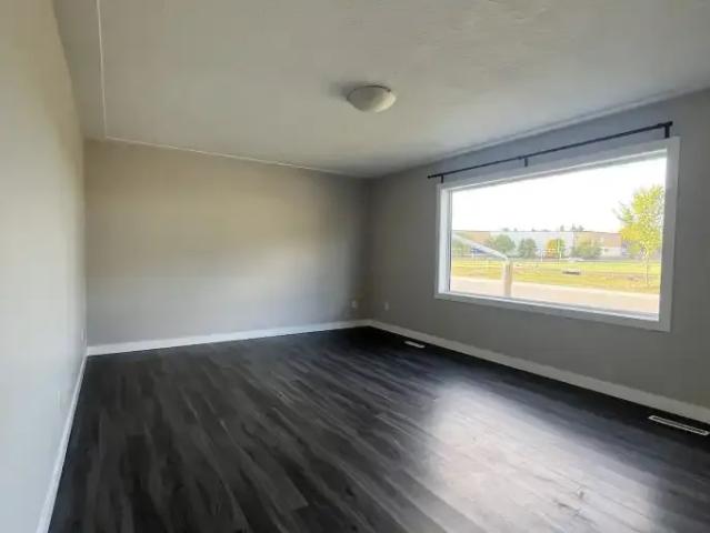 For Rent 3 Bedroom Apartment Edmonton AB DS104506859