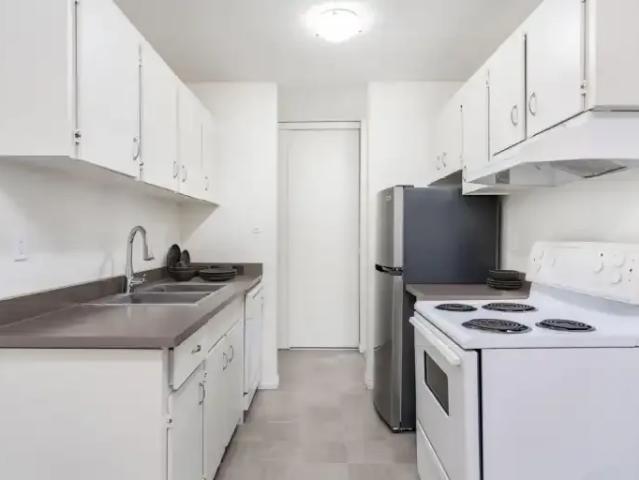 For Rent 3 Bedroom Apartment Edmonton AB DS104535262