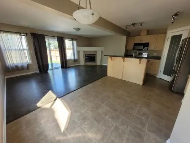 For Rent 3 Bedroom Apartment Edmonton AB DS104972759