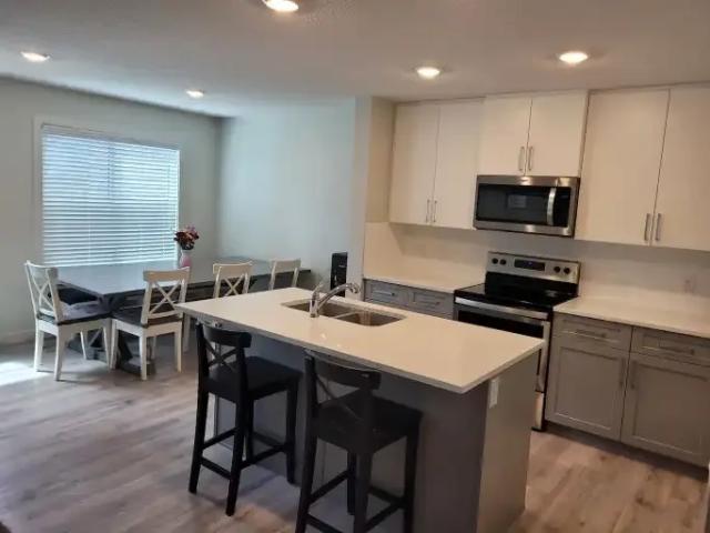 For Rent 3 Bedroom Apartment Edmonton AB DS104991552