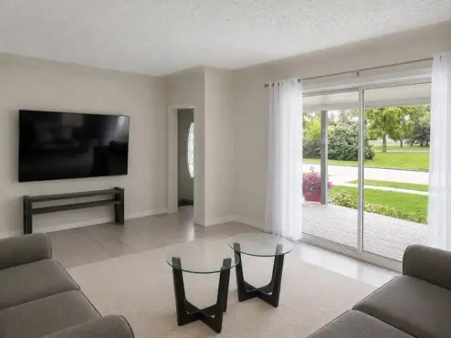 For Rent 3 Bedroom Apartment Edmonton AB DS105047884