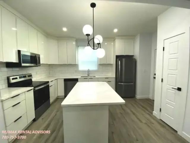 For Rent 3 Bedroom Apartment Edmonton AB DS105150184